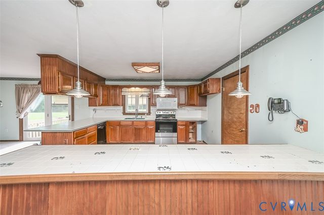 7641 Elko Rd, Sandston, VA 23150