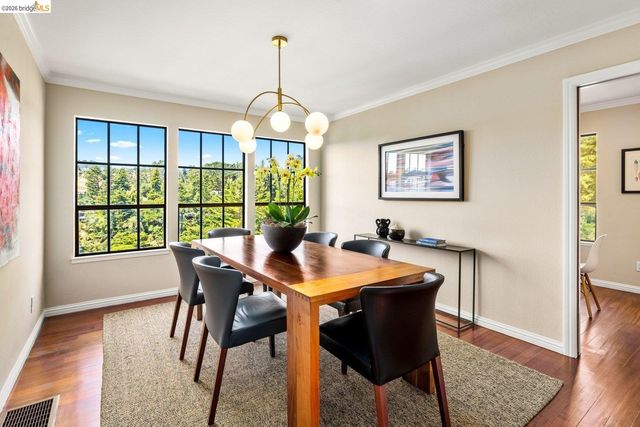 6909 Exeter Dr, Oakland, CA 94611