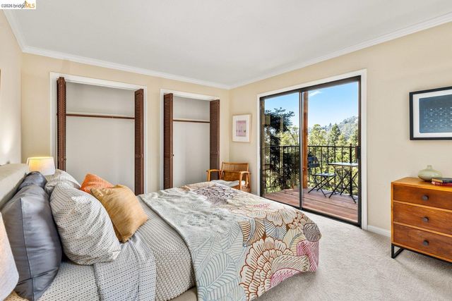 6909 Exeter Dr, Oakland, CA 94611