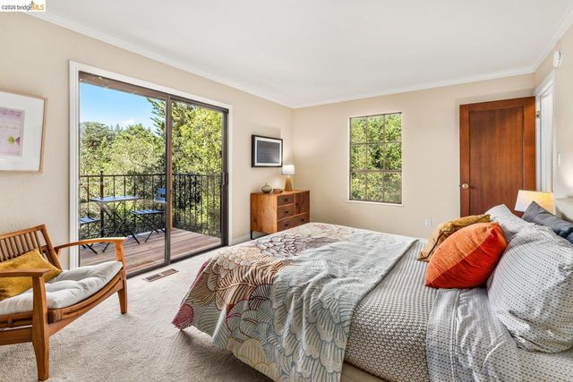 6909 Exeter Dr, Oakland, CA 94611