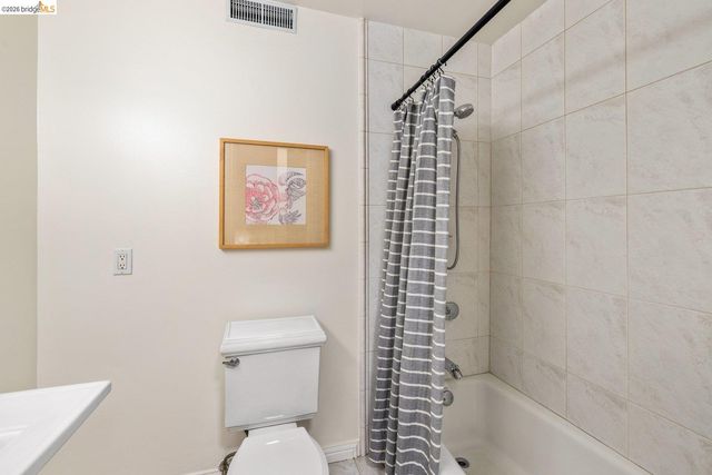 6909 Exeter Dr, Oakland, CA 94611