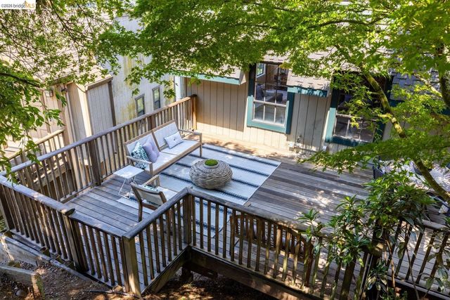 6909 Exeter Dr, Oakland, CA 94611