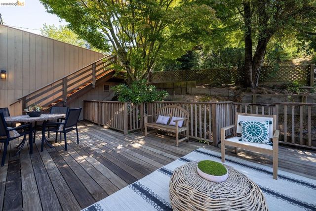 6909 Exeter Dr, Oakland, CA 94611
