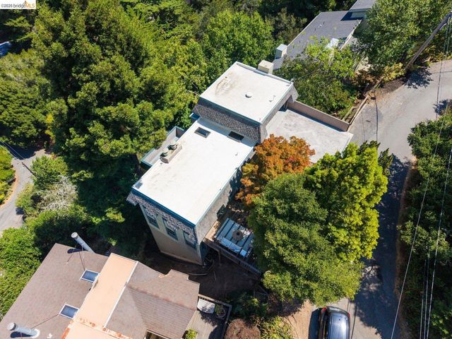 6909 Exeter Dr, Oakland, CA 94611