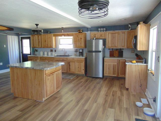 8983 N Shepards Park Avenue, Monticello, IN 47960