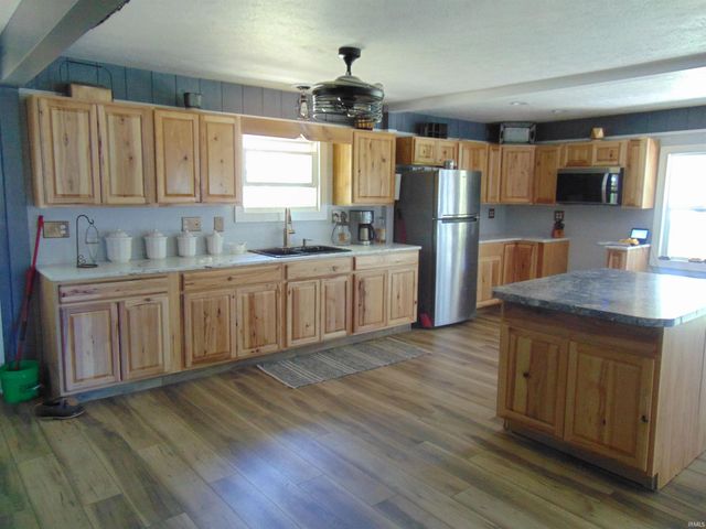 8983 N Shepards Park Avenue, Monticello, IN 47960