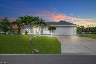 2321 Kismet PKWY E, Cape Coral, FL 33909