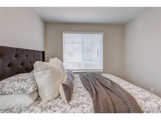 237 S Old Hammer, Aurora, CO 80018