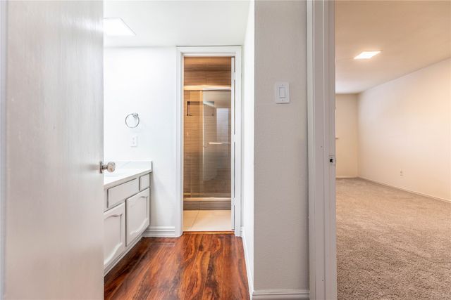 7031 Holly Hill Drive 10, Dallas, TX 75231
