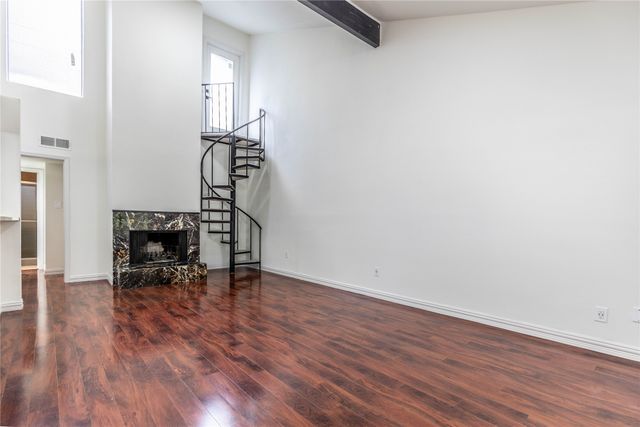 7031 Holly Hill Drive 10, Dallas, TX 75231