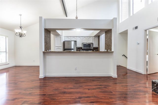 7031 Holly Hill Drive 10, Dallas, TX 75231