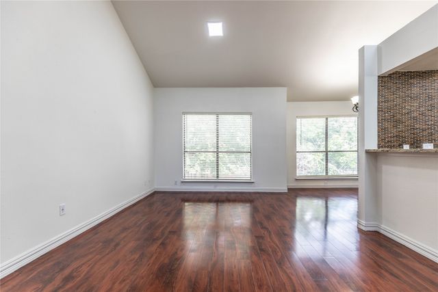 7031 Holly Hill Drive 10, Dallas, TX 75231