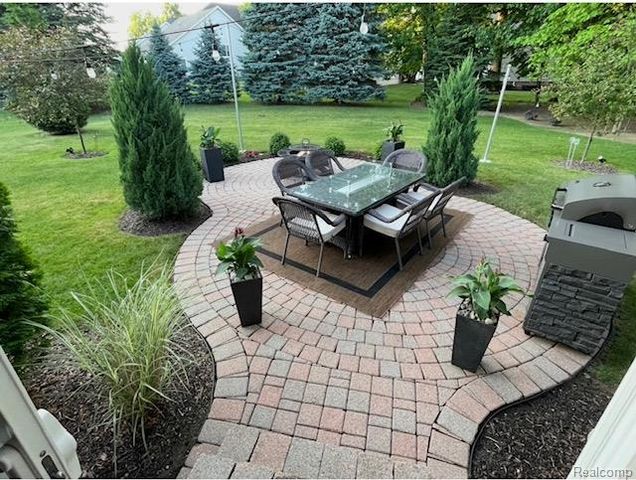5827 Woodfield Parkway, Grand Blanc, MI 48439