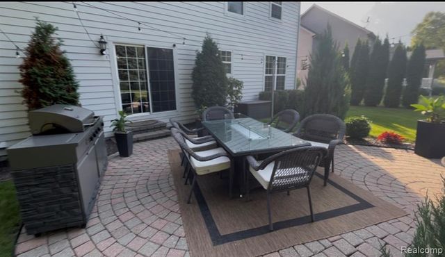 5827 Woodfield Parkway, Grand Blanc, MI 48439