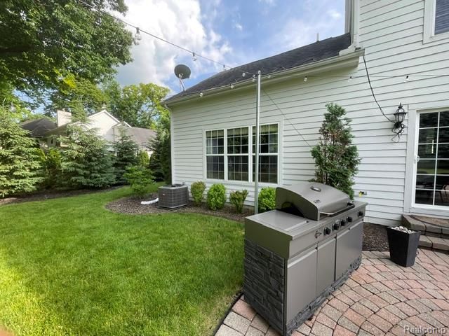 5827 Woodfield Parkway, Grand Blanc, MI 48439