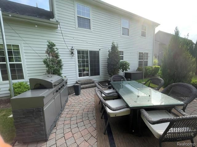 5827 Woodfield Parkway, Grand Blanc, MI 48439