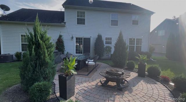5827 Woodfield Parkway, Grand Blanc, MI 48439