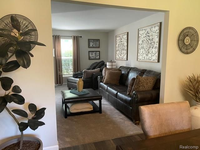 5827 Woodfield Parkway, Grand Blanc, MI 48439