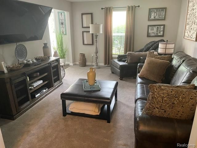 5827 Woodfield Parkway, Grand Blanc, MI 48439