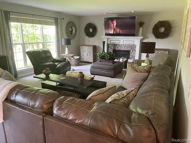 5827 Woodfield Parkway, Grand Blanc, MI 48439