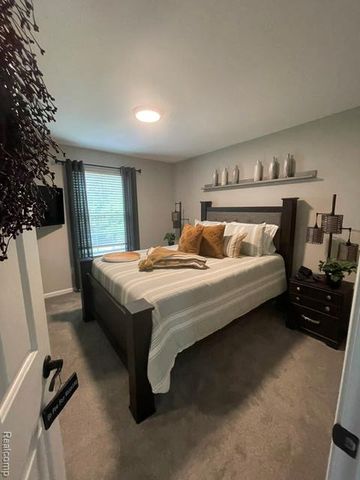 5827 Woodfield Parkway, Grand Blanc, MI 48439
