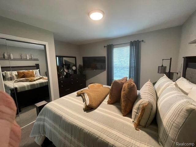 5827 Woodfield Parkway, Grand Blanc, MI 48439