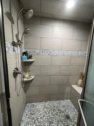 5827 Woodfield Parkway, Grand Blanc, MI 48439