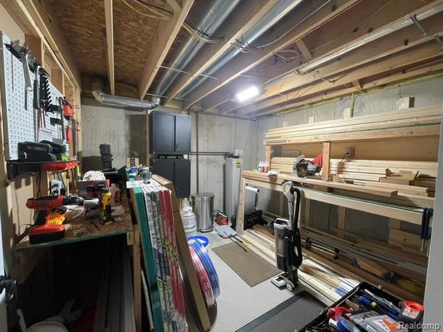 5827 Woodfield Parkway, Grand Blanc, MI 48439