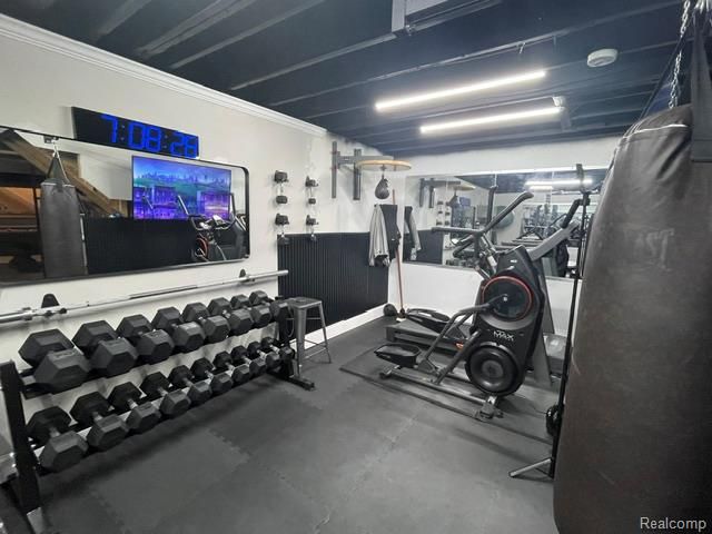 5827 Woodfield Parkway, Grand Blanc, MI 48439