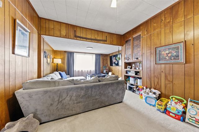 407 E Green St, Connellsville, PA 15425