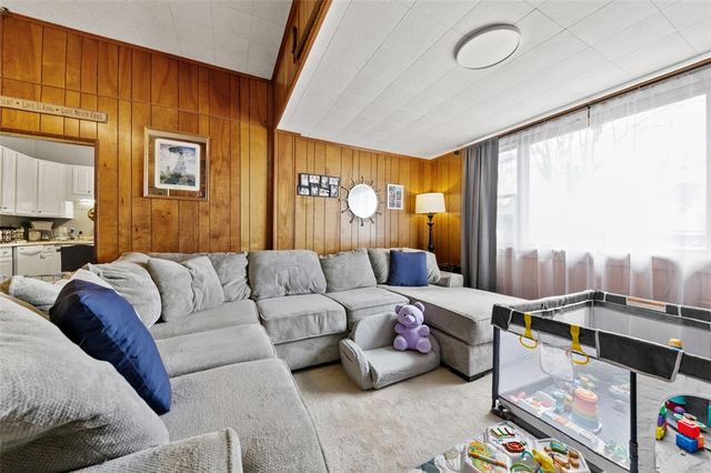 407 E Green St, Connellsville, PA 15425