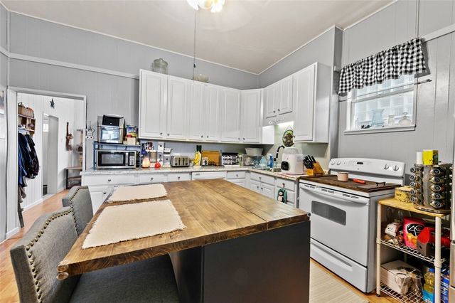 407 E Green St, Connellsville, PA 15425