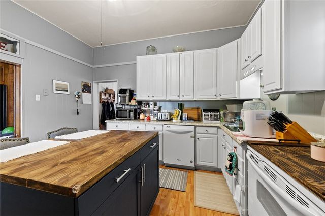 407 E Green St, Connellsville, PA 15425