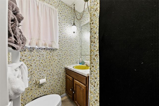 407 E Green St, Connellsville, PA 15425