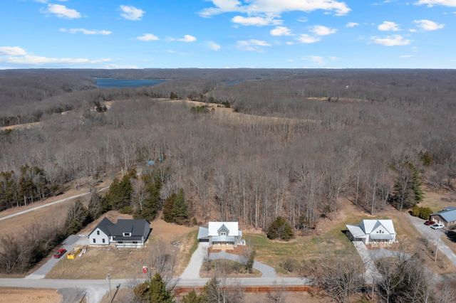 555 Ghea Rd, Normandy, TN 37360