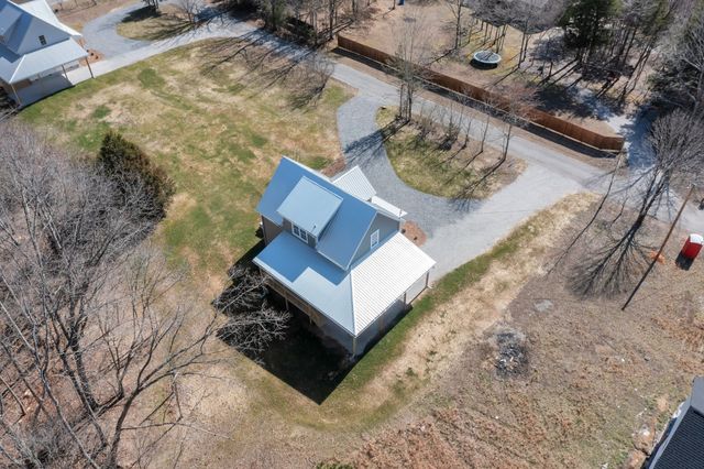 555 Ghea Rd, Normandy, TN 37360