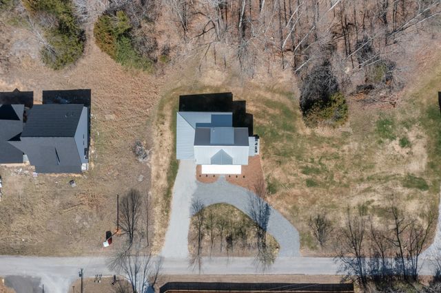 555 Ghea Rd, Normandy, TN 37360