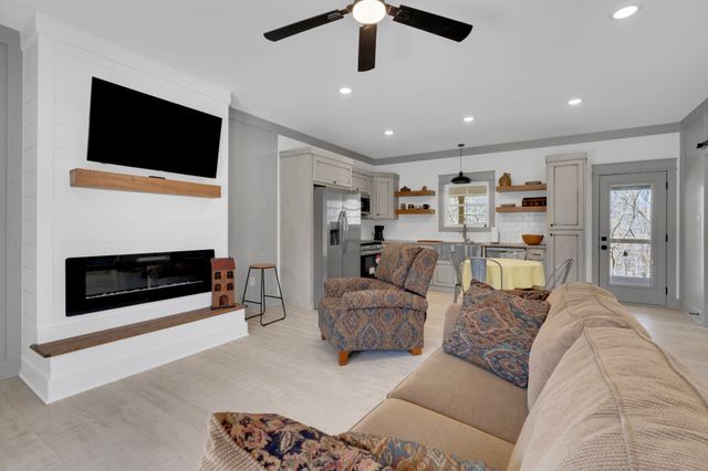 555 Ghea Rd, Normandy, TN 37360