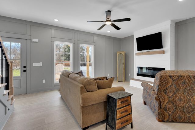 555 Ghea Rd, Normandy, TN 37360