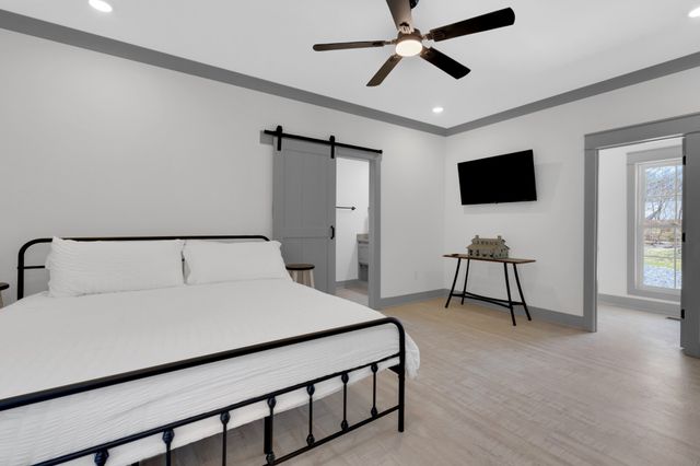 555 Ghea Rd, Normandy, TN 37360