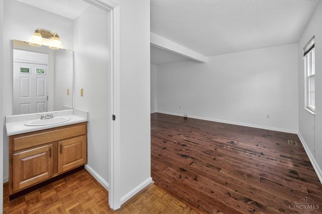 6355 Corbly Road, Cincinnati, OH 45230