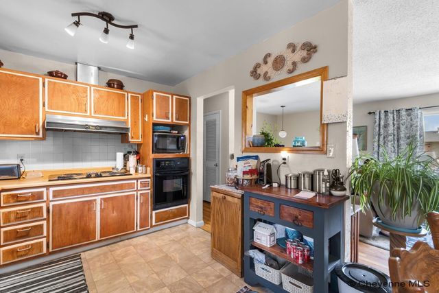 1004 DOWNEY ST, Laramie, WY 82072