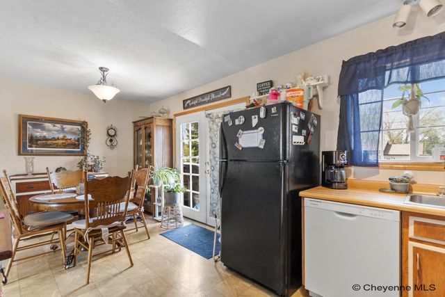 1004 DOWNEY ST, Laramie, WY 82072