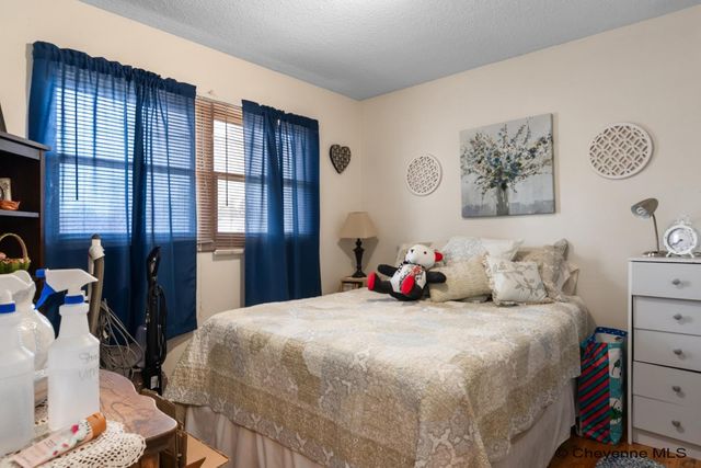 1004 DOWNEY ST, Laramie, WY 82072