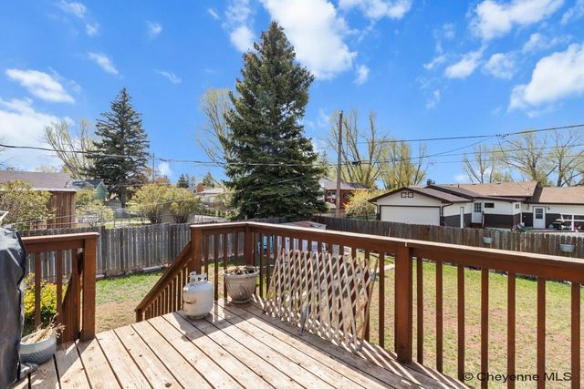 1004 DOWNEY ST, Laramie, WY 82072