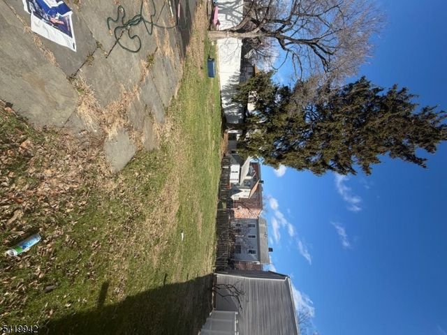 78 Duer St, North Plainfield Boro, NJ 07060