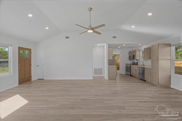 2363 N F St, Pensacola, FL 32501