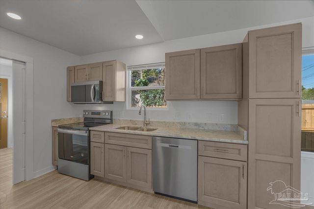 2363 N F St, Pensacola, FL 32501