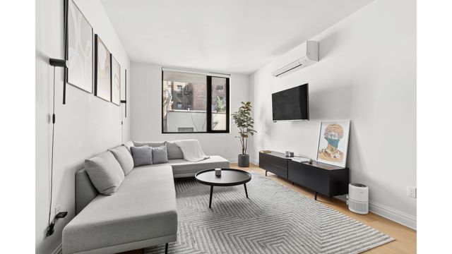 127 W 112th St Apt 2A, New York City, NY 10026