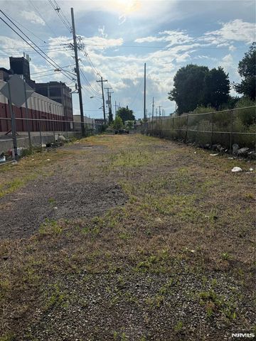 356 Mclean Boulevard, Paterson, NJ 07513